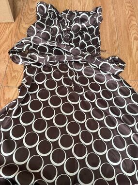 Midi Tie-Waist Circle Print Dress in Brown